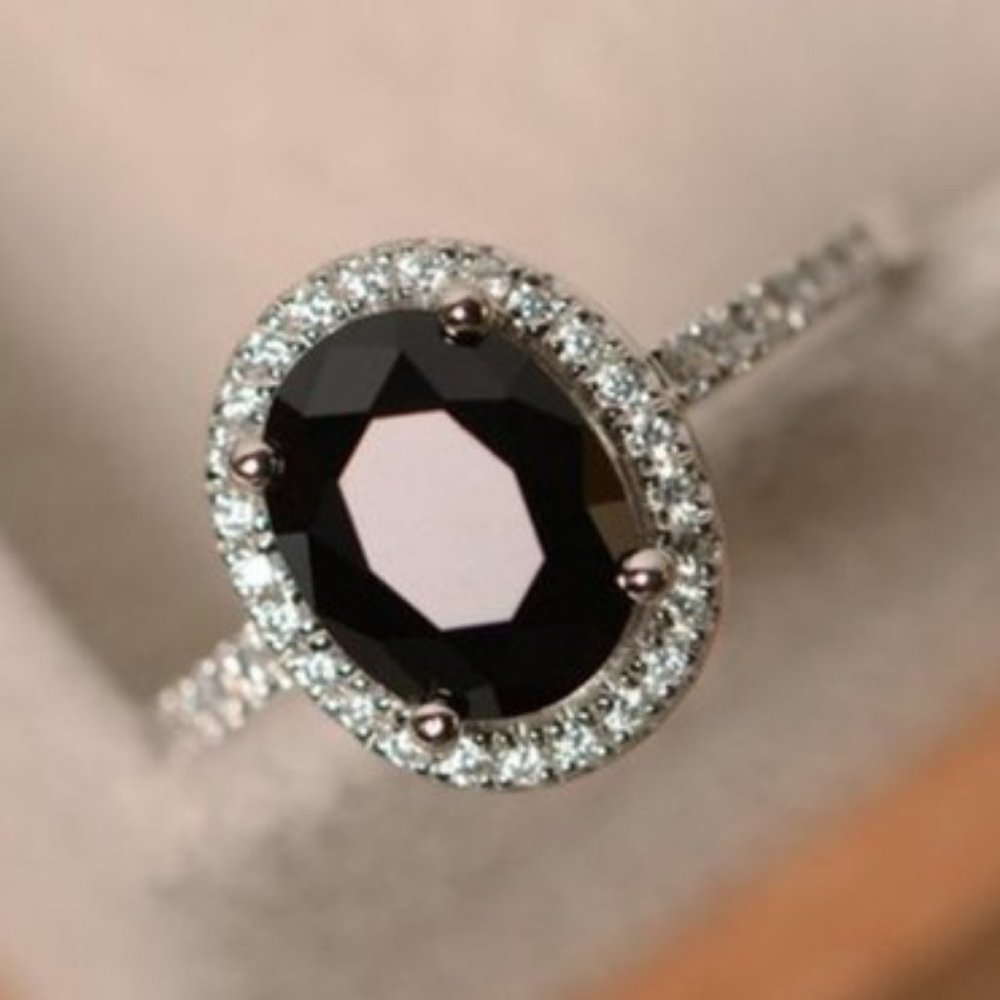 *NEW Silver Black Onyx Diamond Halo Oval Cut Ring - Picture 1 of 4